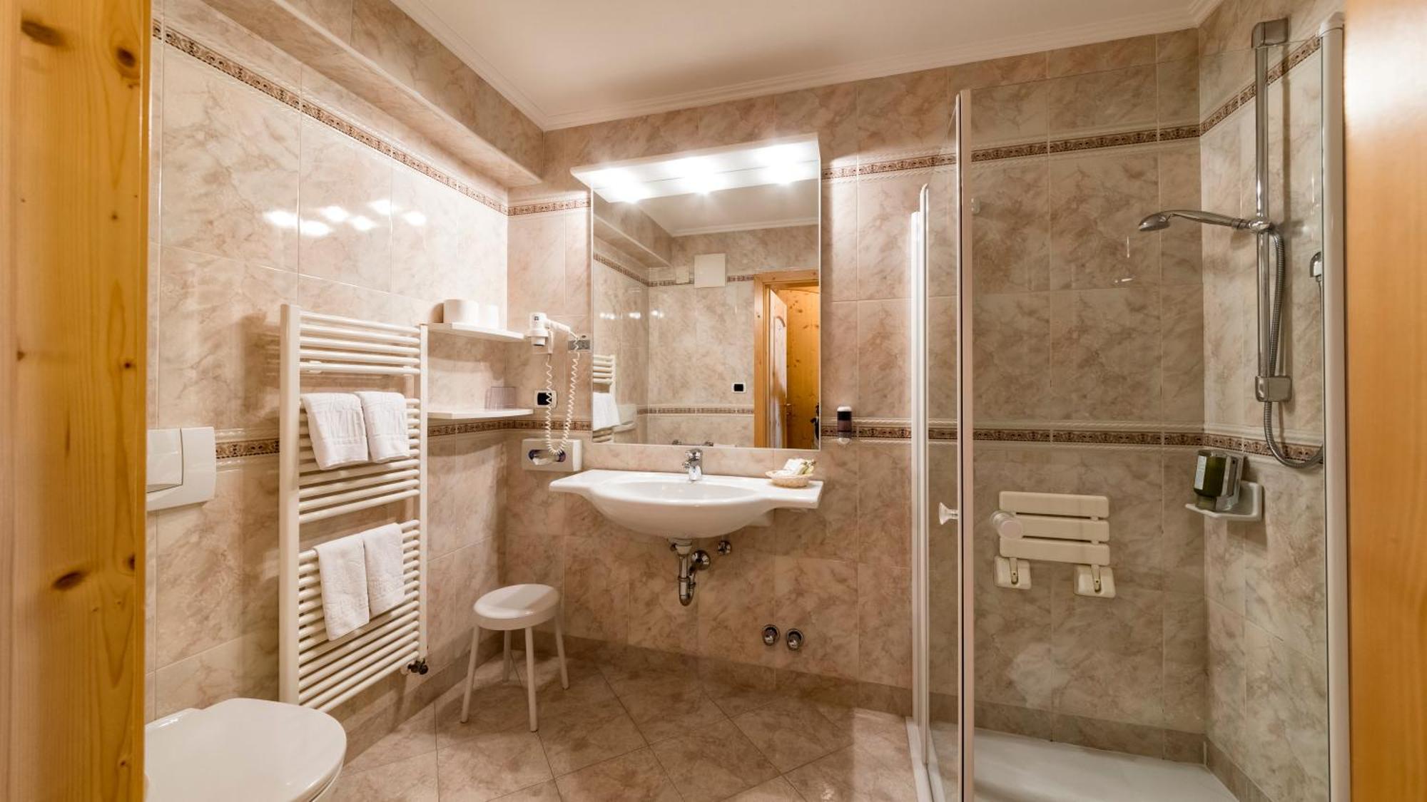 Hotel Genziana Ortisei Kültér fotó